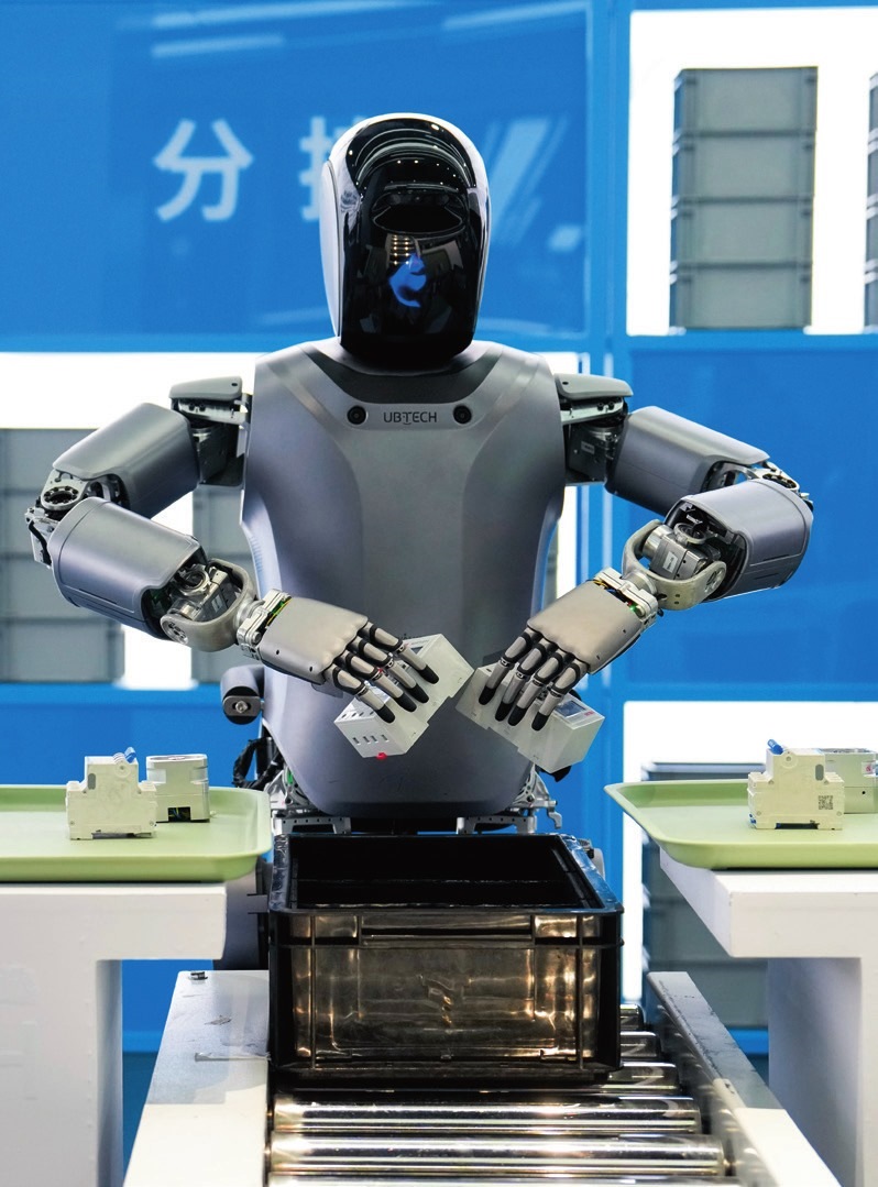 北京“機器人大世界”展示的優(yōu)必選人形機器人（2025年2月24日攝）。鞠煥宗攝/本刊