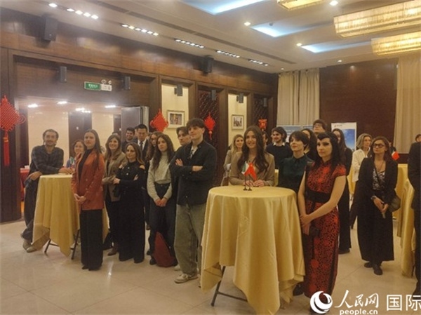 來自意大利多所高校的師生代表參加了此次活動(dòng)。人民網(wǎng)記者鄭彬攝