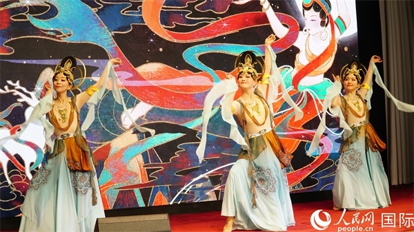 敦煌舞蹈表演。人民網(wǎng) 蔣曉辰攝