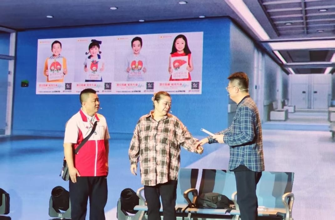 現(xiàn)場表演了由真實故事改編的情景劇。人民網(wǎng)記者 王子鋒攝