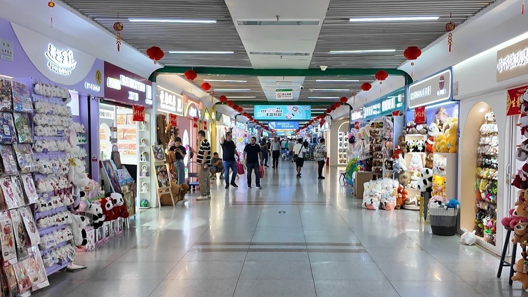 4月30日，義烏國際商貿(mào)城一區(qū)現(xiàn)場。人民網(wǎng)記者 王仁宏攝