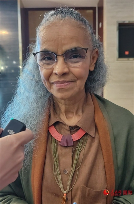 巴西環(huán)境與氣候部部長(zhǎng)瑪麗娜·席爾瓦接受人民網(wǎng)采訪。人民網(wǎng)記者 符園園攝