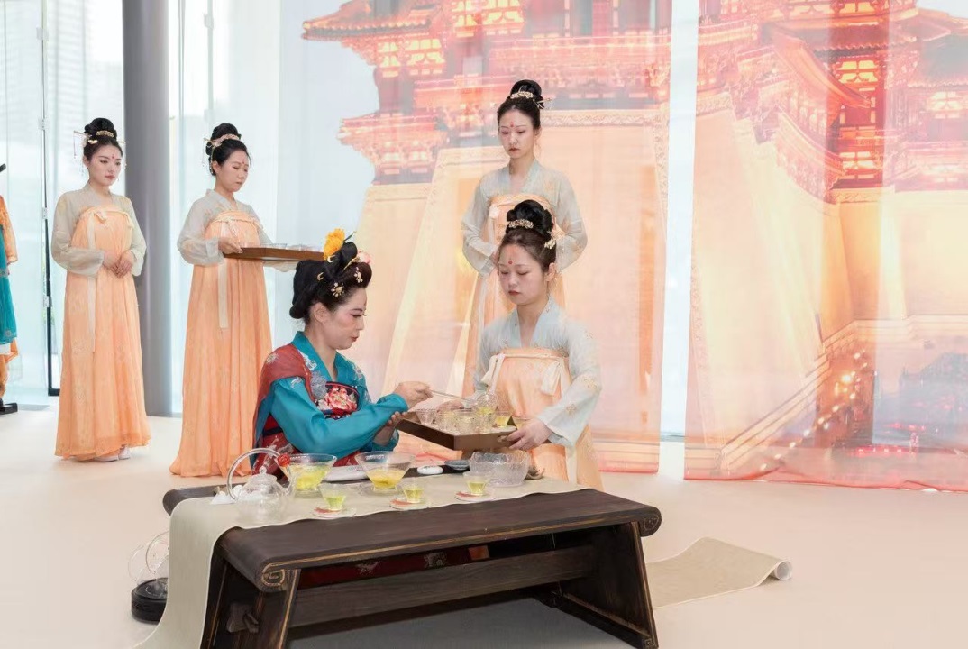 牡丹迎賓茶。中國(guó)駐大阪旅游辦事處供圖