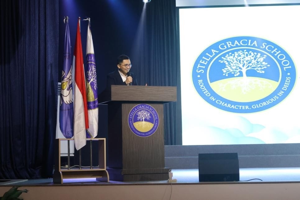 安德魯致辭。哈山努丁大學(xué)孔子學(xué)院供圖