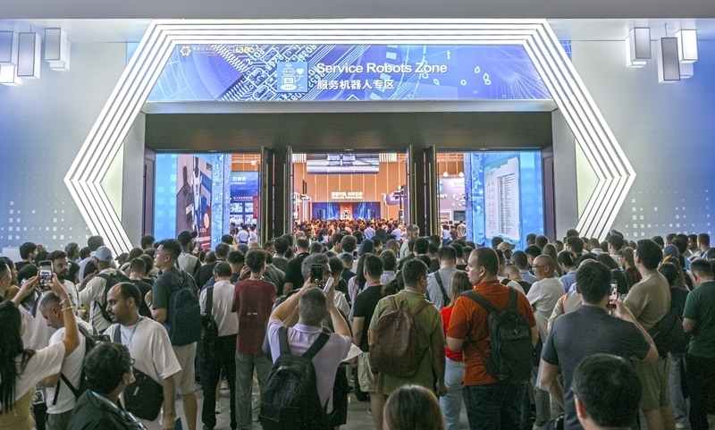廣交會聚焦服務機器人+培育外貿(mào)發(fā)展新亮點(1)XxjpsgC000137_20251016_PEPFN0A001.jpg